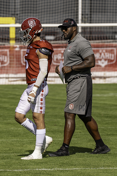 EFA Prague Lions vs. Paris Musketeers
